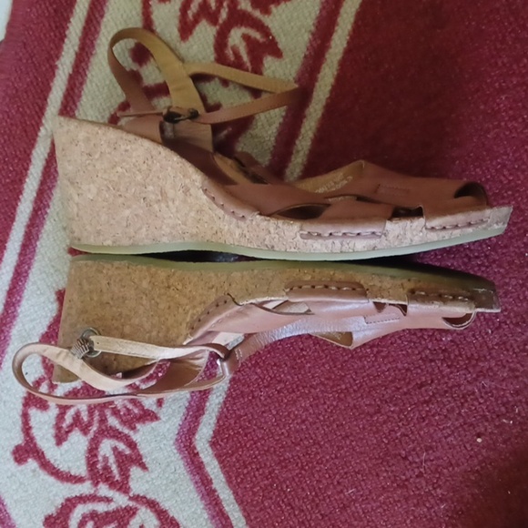Clarks Artisan Alameda Cork Leather Wedge Sandals - Picture 3 of 7